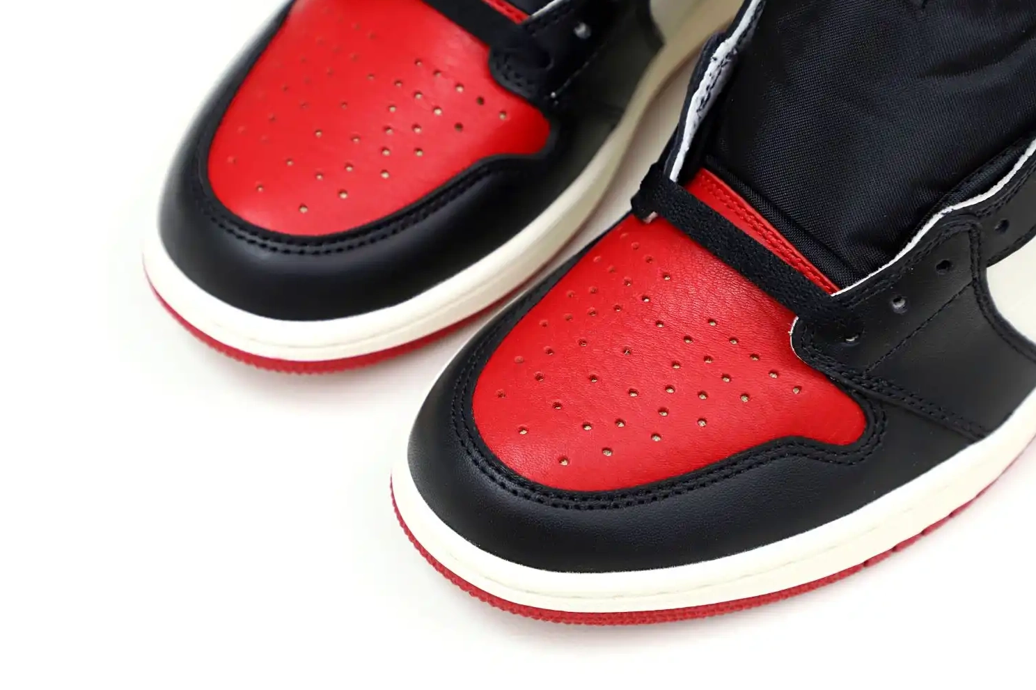 JORDAN TOE' Kimikick 'BRED OG RETRO 1 HIGH AIR 0523